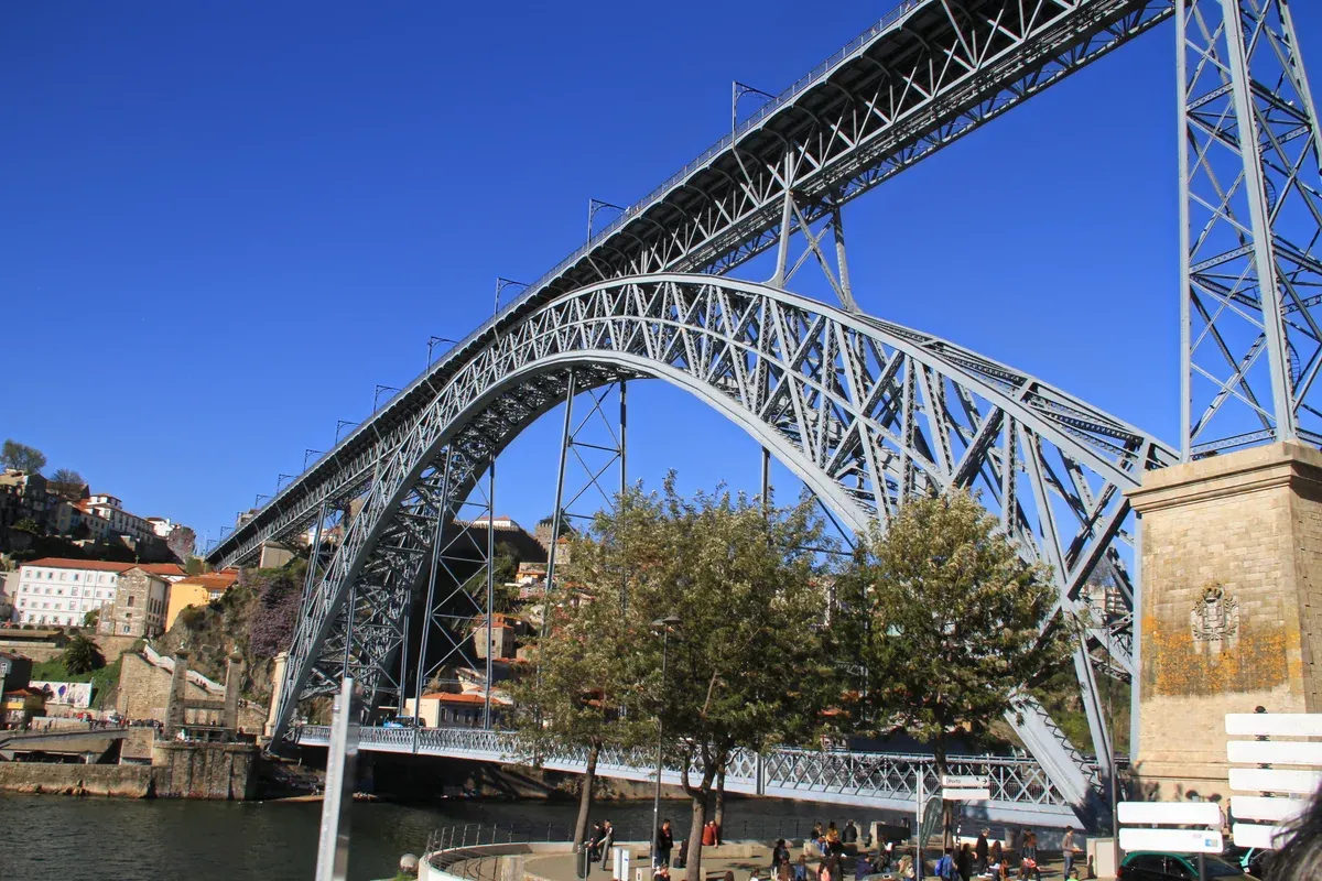 Iron arch of Ponte Luís I in Porto, a landmark on port wine tours
